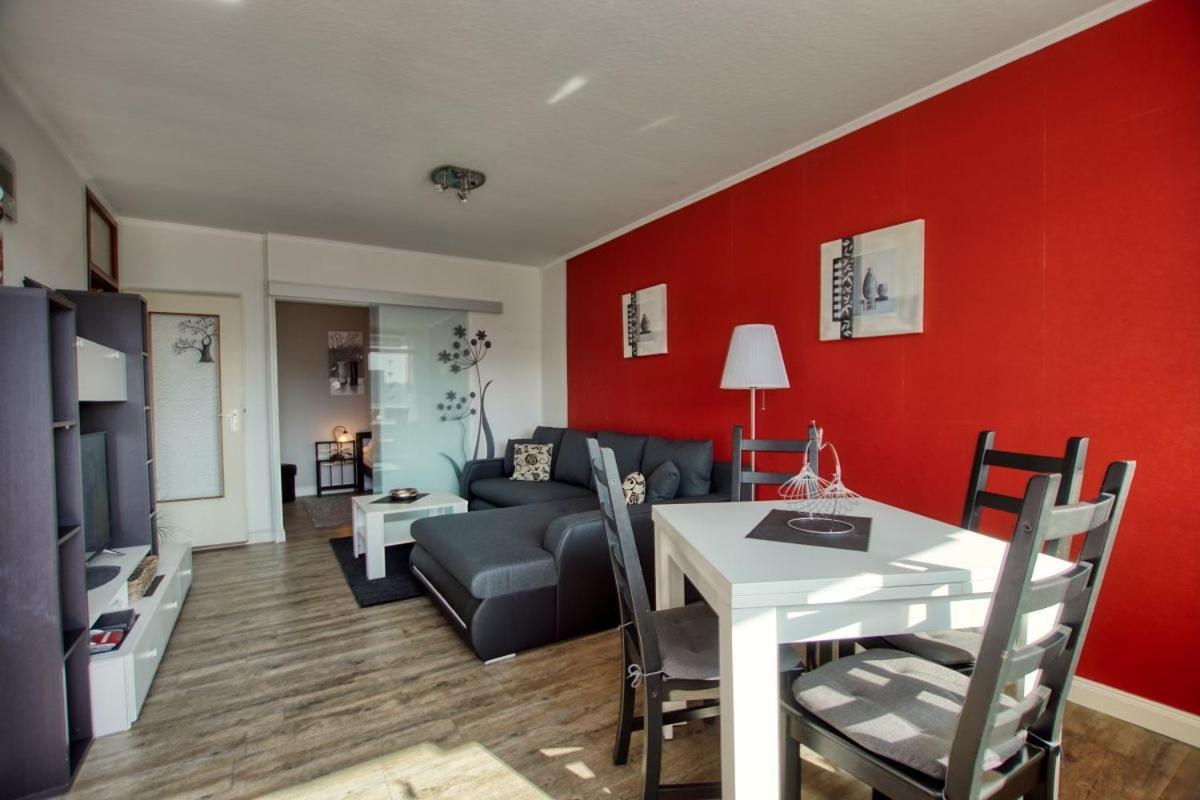 - Haus A, App 0a0408 *