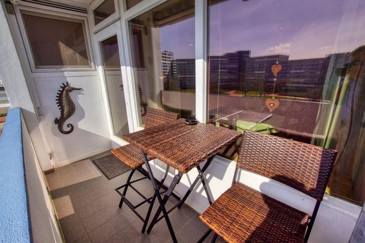 - Haus A, App 0a0408 *